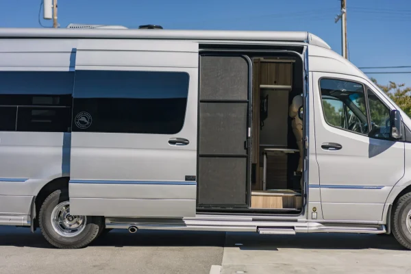 2021 Airstream Interstate 24GT Tommy Bahama Relax Edition - Image 31
