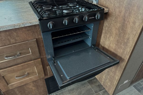 2018 Winnebago Intent 26T - Image 17