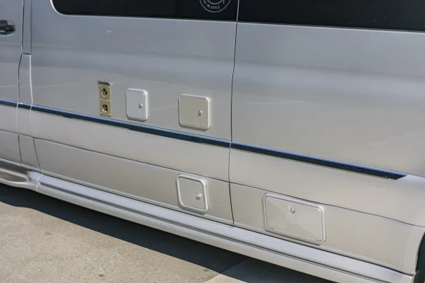 2021 Airstream Interstate 24GT Tommy Bahama Relax Edition - Image 33