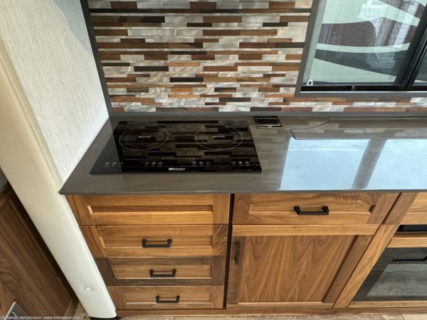 2022 WINNEBAGO JOURNEY 34N - Image 70