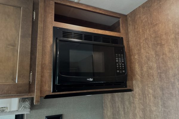 2018 Winnebago Intent 26T - Image 18