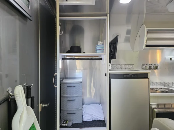 2019 Airstream Bambi Sport 22FB - Image 11