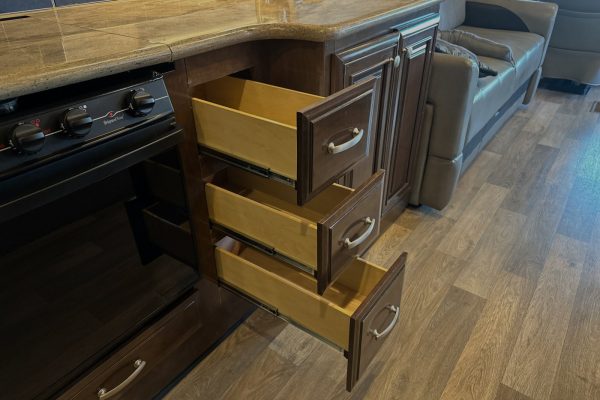 2017 Thor Motor Coach Outlaw 37BG - Image 19