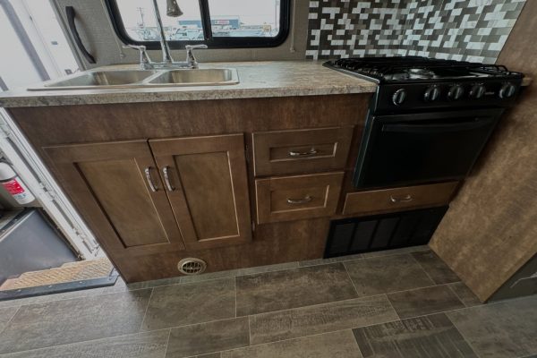 2018 Winnebago Intent 26T - Image 20