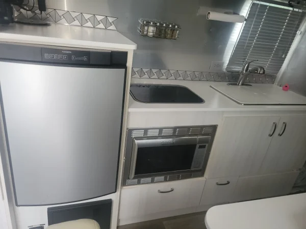 2019 Airstream Bambi Sport 22FB - Image 13