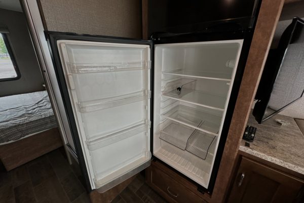 2018 Winnebago Intent 26T - Image 21