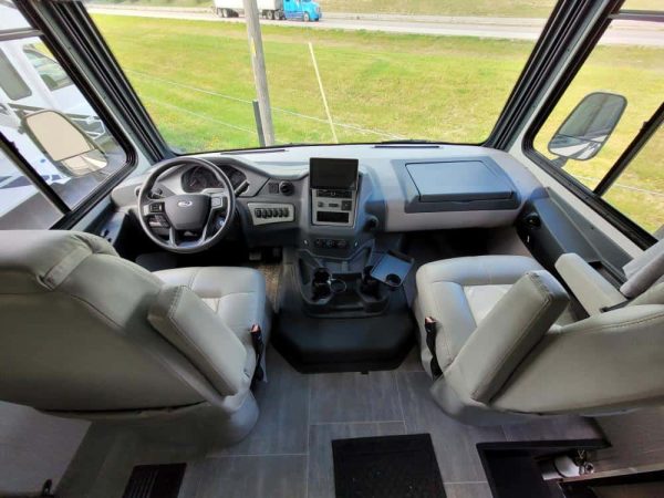 2022 Coachmen Mirada 35ES - Image 21
