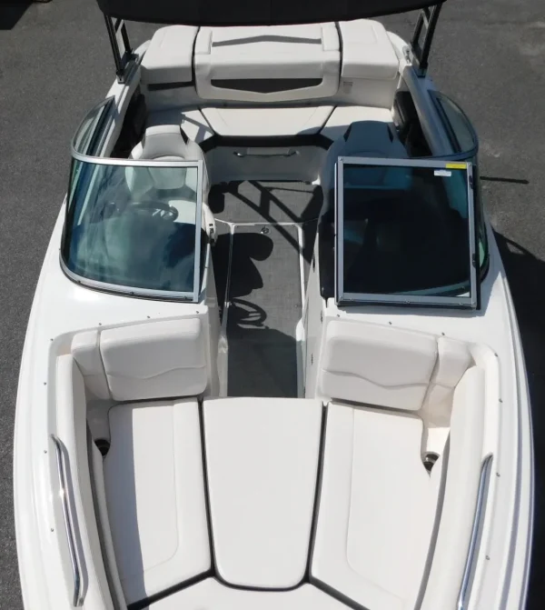 2016 Chaparral 216 SSI - Image 9