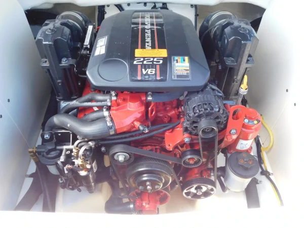 2016 Chaparral 216 SSI - Image 14
