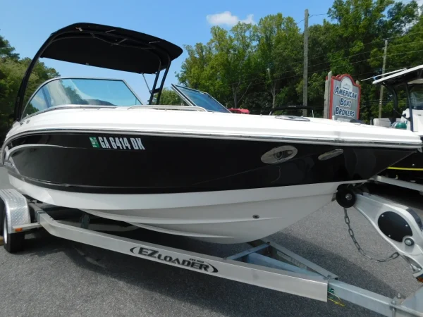 2016 Chaparral 216 SSI - Image 6