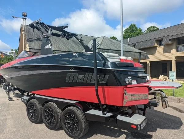 2016 Malibu  Wakesetter M235 - Image 2