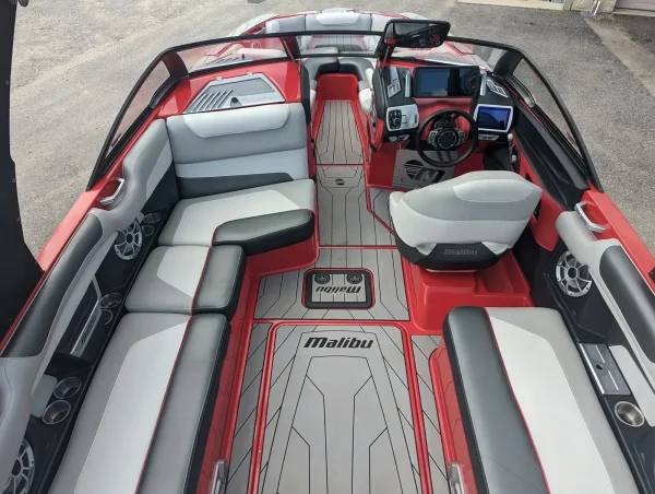 2016 Malibu  Wakesetter M235 - Image 12