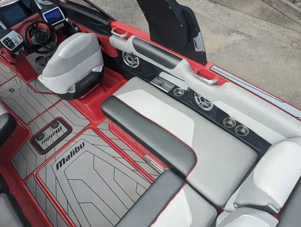 2016 Malibu  Wakesetter M235 - Image 13
