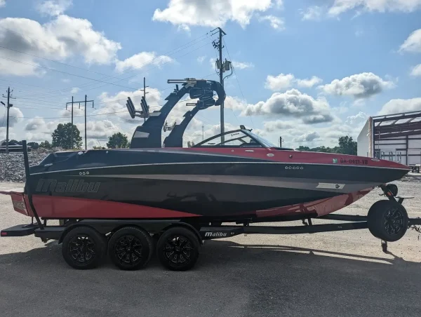 2016 Malibu  Wakesetter M235