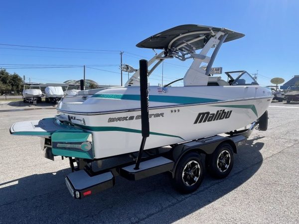2019 Malibu Boats 21 VLX - Image 12