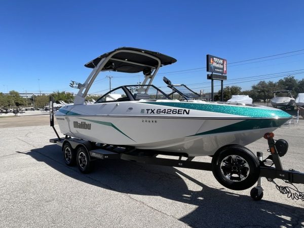 2019 Malibu Boats 21 VLX - Image 13