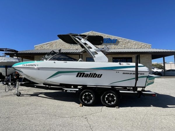 2019 Malibu Boats 21 VLX - Image 16
