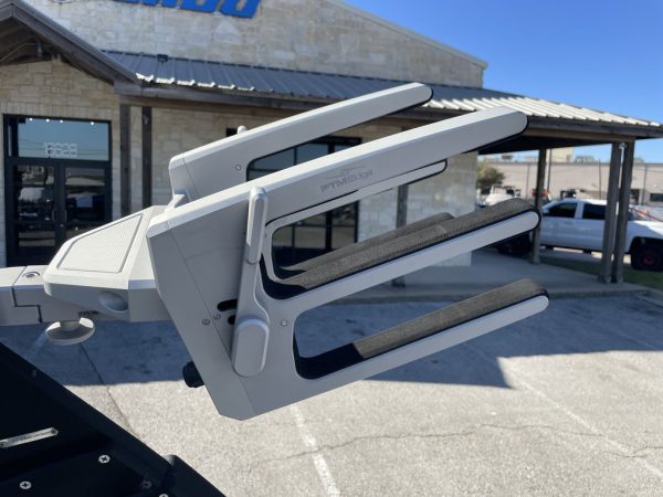 2020 Malibu Boats 23 MXZ - Image 14