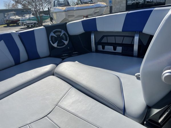 2020 Malibu Boats 23 MXZ - Image 15