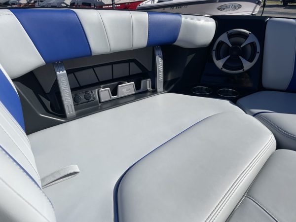 2020 Malibu Boats 23 MXZ - Image 23