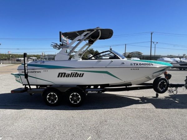 2019 Malibu Boats 21 VLX - Image 5