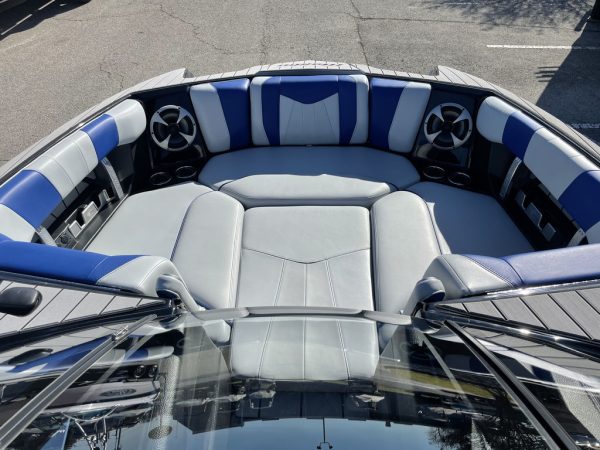 2020 Malibu Boats 23 MXZ - Image 2