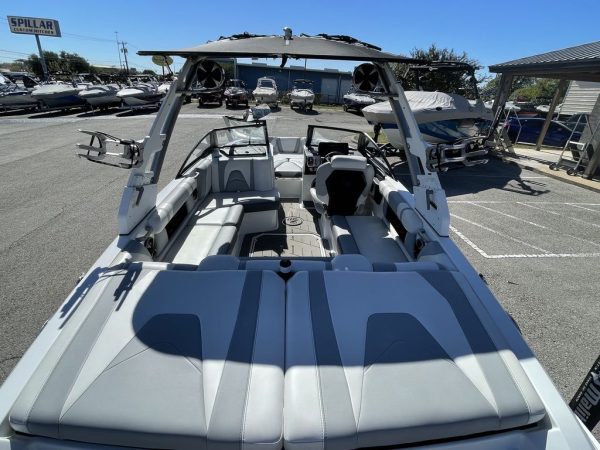 2019 Malibu Boats 21 VLX - Image 9