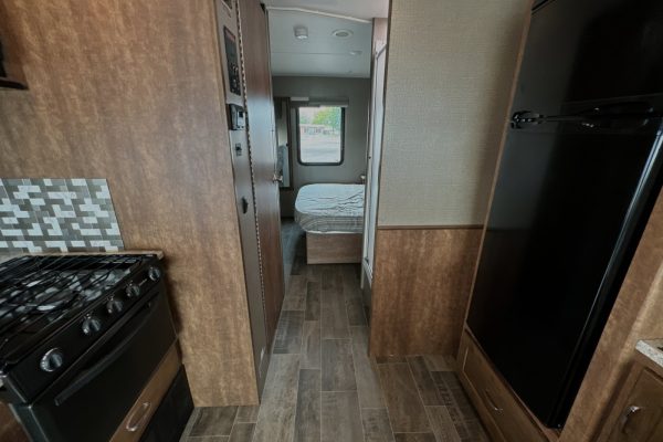 2018 Winnebago Intent 26T - Image 24