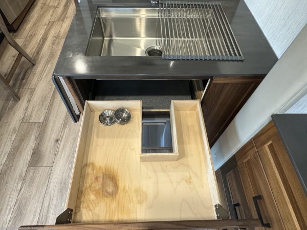 2022 WINNEBAGO JOURNEY 34N - Image 77
