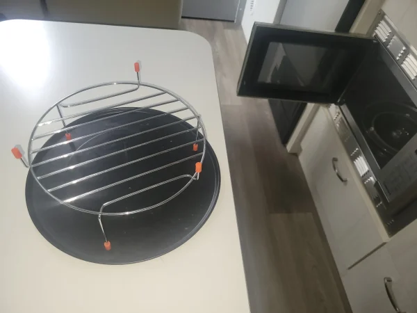 2019 Airstream Bambi Sport 22FB - Image 18