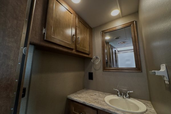 2018 Winnebago Intent 26T - Image 26