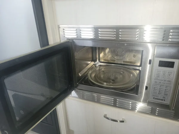 2019 Airstream Bambi Sport 22FB - Image 19
