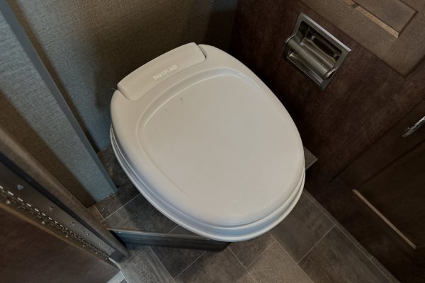 2018 Winnebago Intent 26T - Image 28