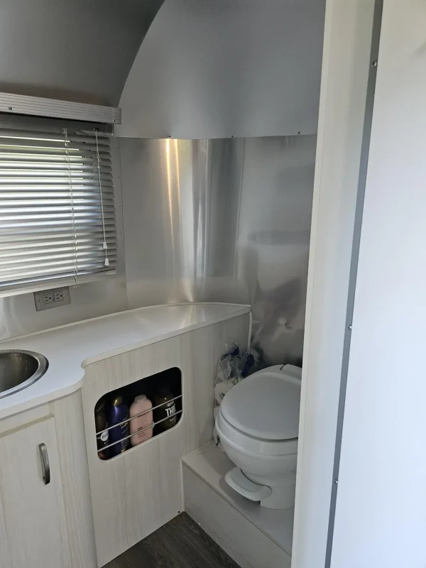 2019 Airstream Bambi Sport 22FB - Image 23