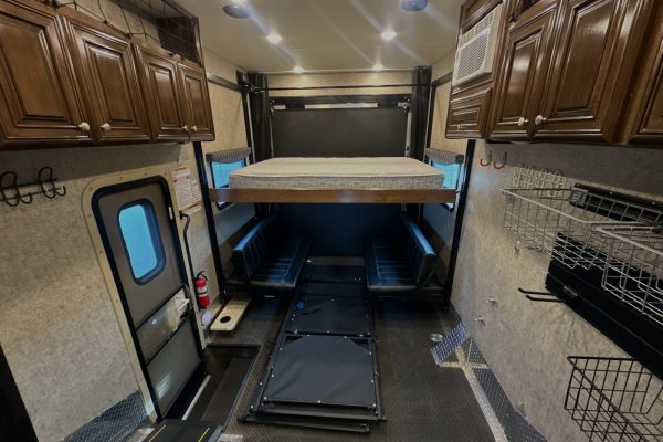 2017 Thor Motor Coach Outlaw 37BG - Image 30