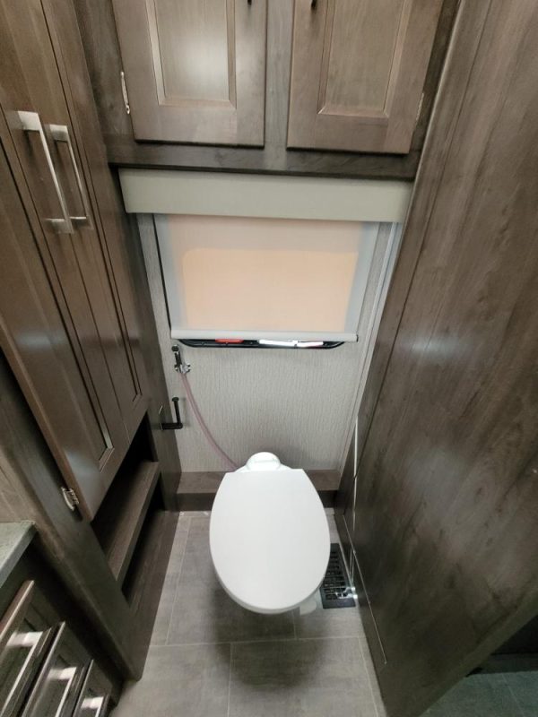 2022 Coachmen Mirada 35ES - Image 30