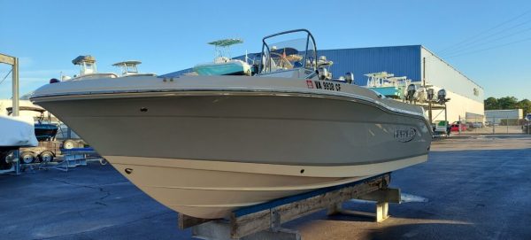 2019 Robalo R202 Explorer