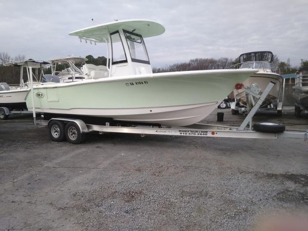 2018 Sea Hunt 235 SE