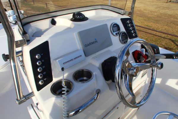 2017 Robalo 206 Cayman
