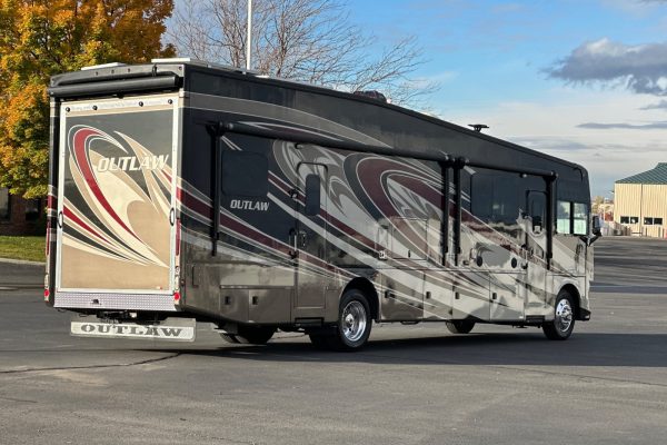 2017 Thor Motor Coach Outlaw 37BG - Image 4