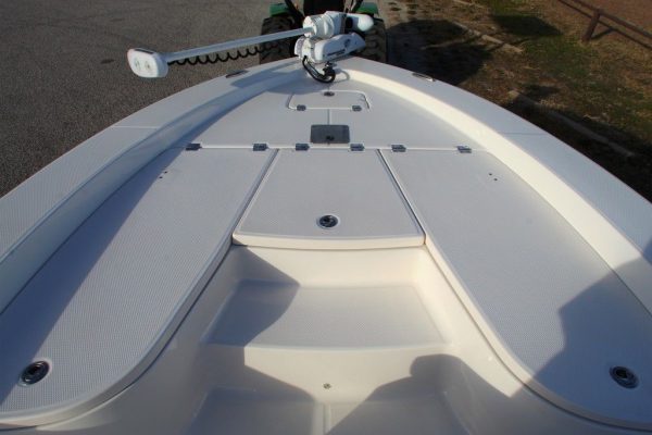 2017 Robalo 206 Cayman - Image 9
