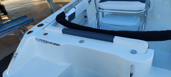 2019 Robalo R202 Explorer - Image 9