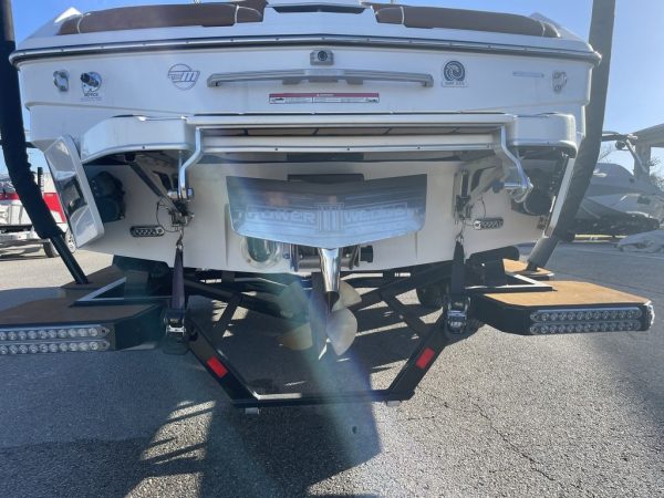 2020 Malibu Boats 25 LSV - Image 22