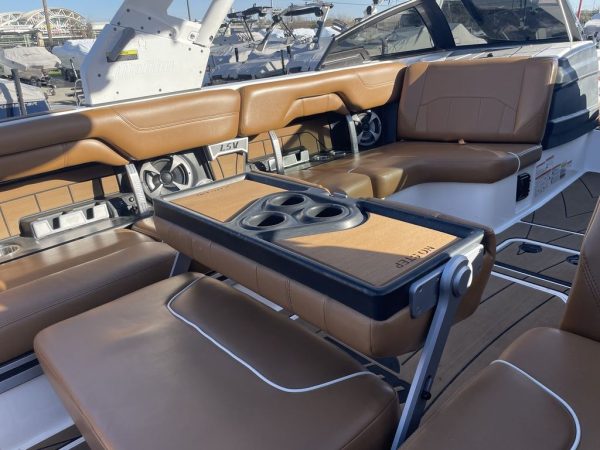 2020 Malibu Boats 25 LSV - Image 28