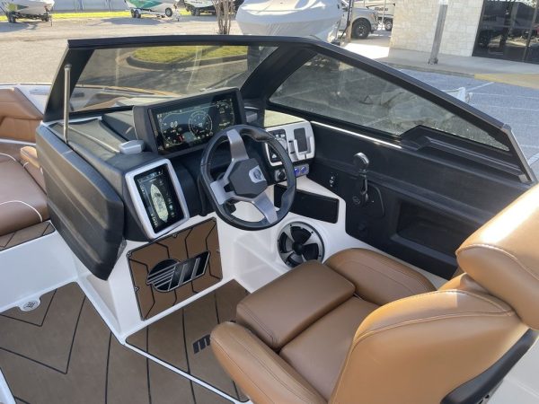 2020 Malibu Boats 25 LSV - Image 30