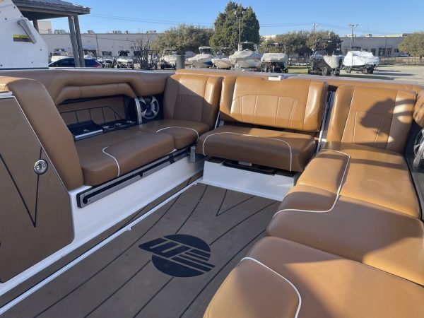 2020 Malibu Boats 25 LSV - Image 32