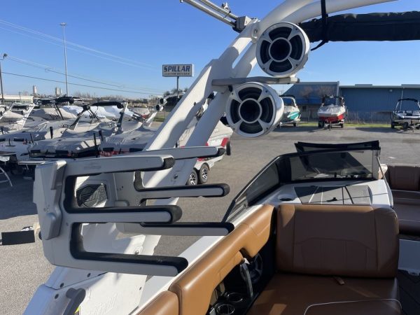 2020 Malibu Boats 25 LSV - Image 11