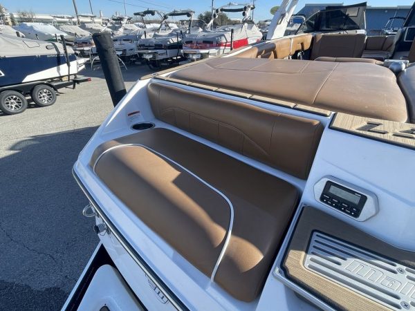 2020 Malibu Boats 25 LSV - Image 7
