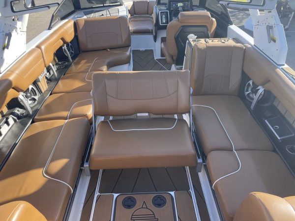 2020 Malibu Boats 25 LSV - Image 13