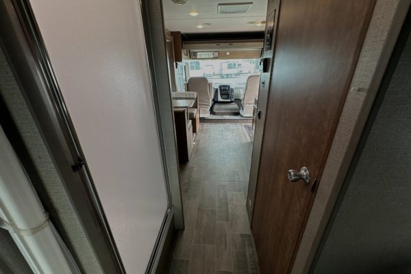 2018 Winnebago Intent 26T - Image 36